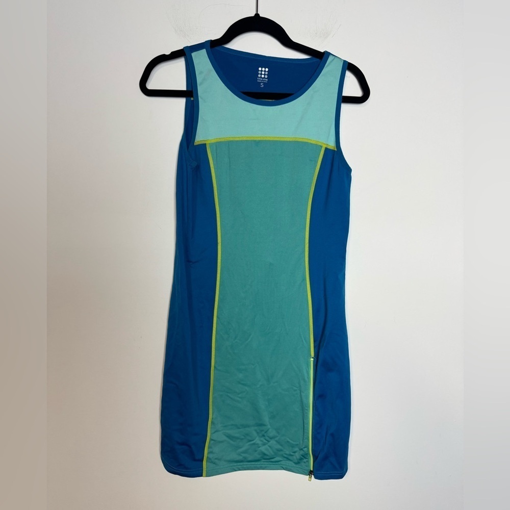 Title Nine Athletic Dress Regulator color block Size Small